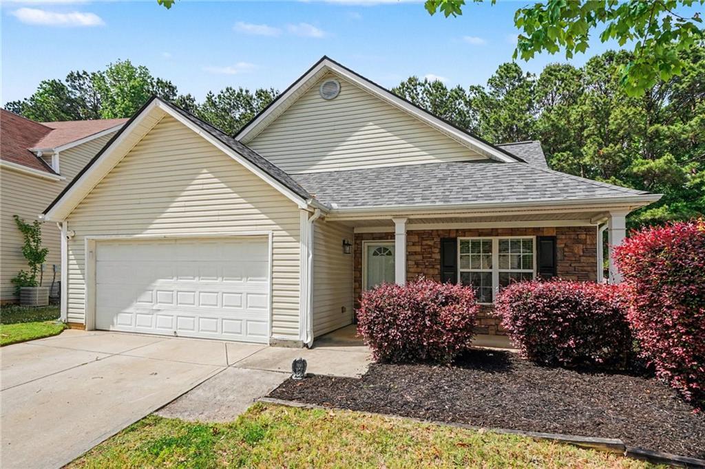 315 Shadowbrooke Cir., Loganville, GA 30052