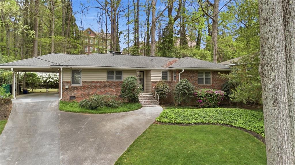 955 Vistavia Cir., Decatur, GA 30033