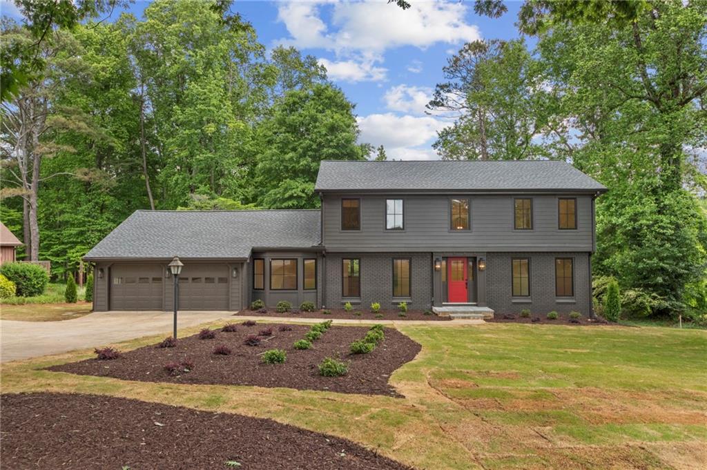 1125 Lake Charles Dr., Roswell, GA 30075