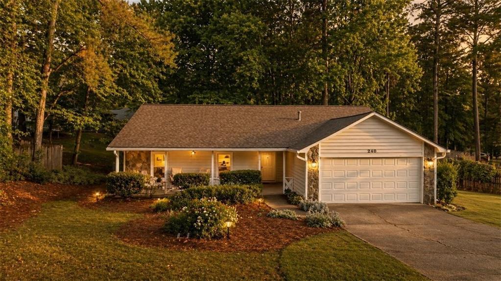 240 Kristie Ln., Roswell, GA 30076