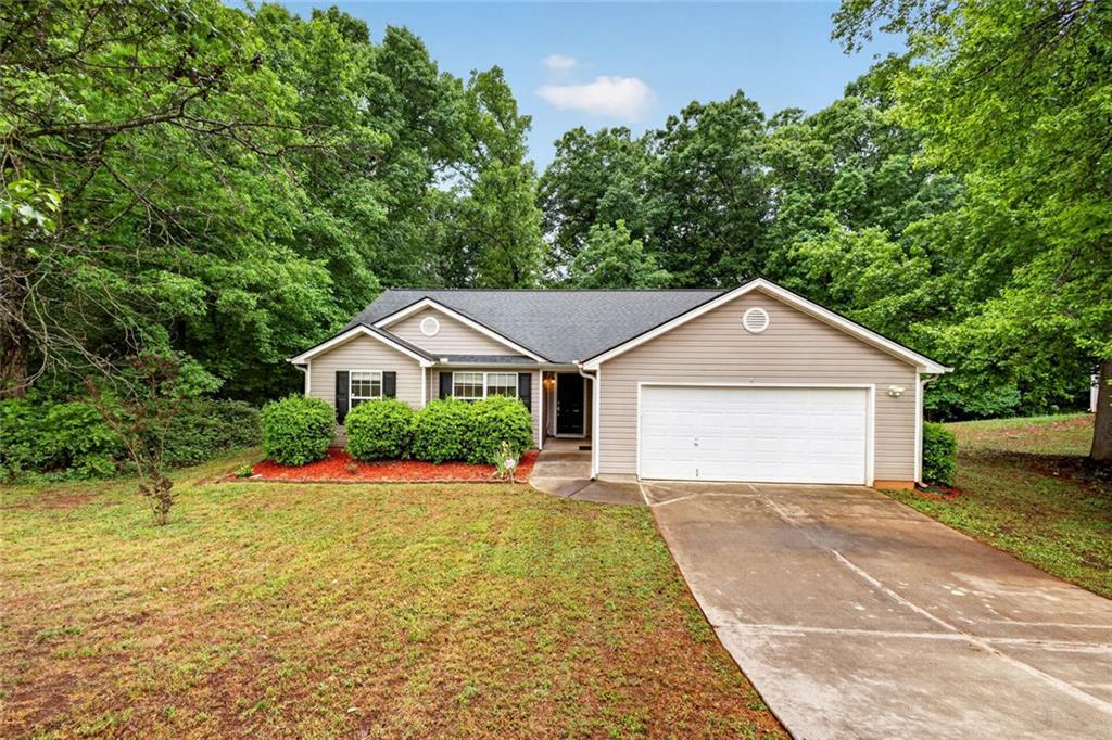466 Raymond Dr., Winder, GA 30680