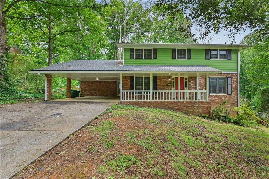 1767 Grandeus Ln., Stone Mountain, GA 30087