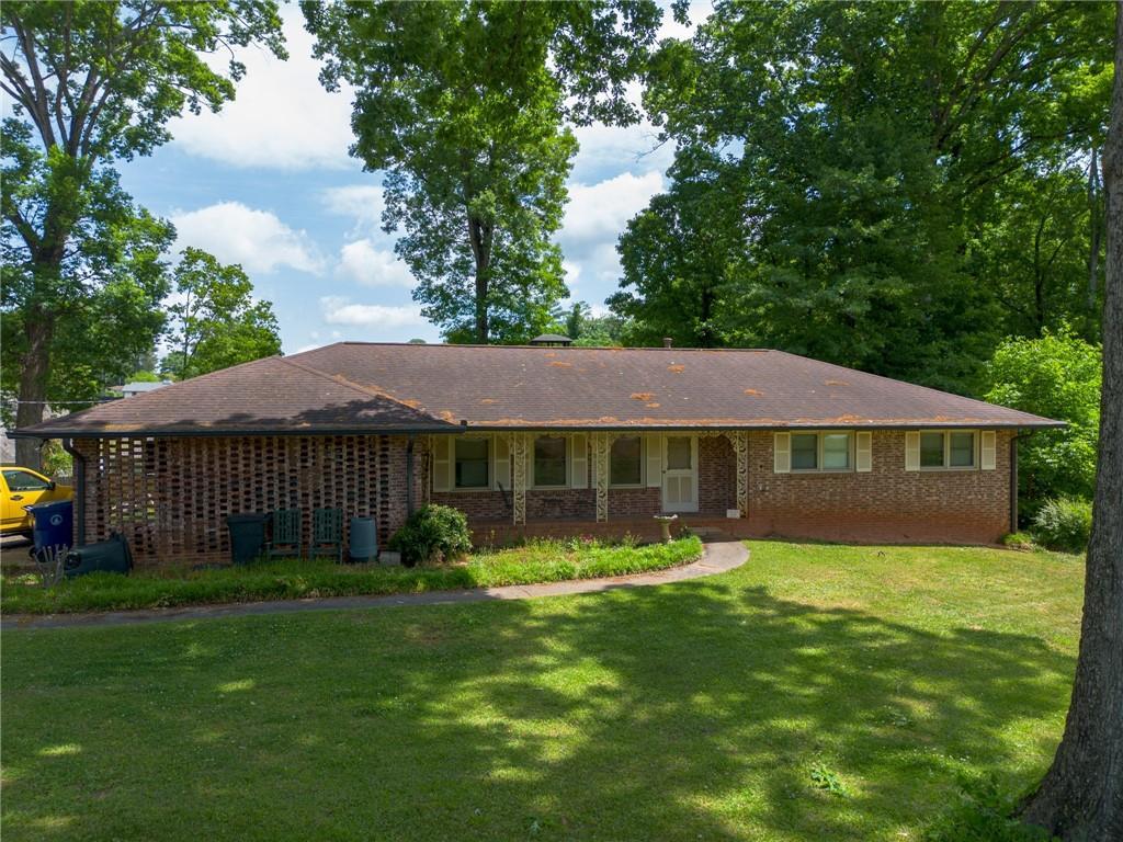 499 Dogwood Dr., Lawrenceville, GA 30046