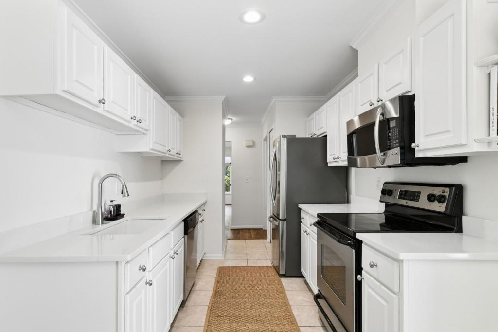15 Brittany Way, Atlanta, GA 30324