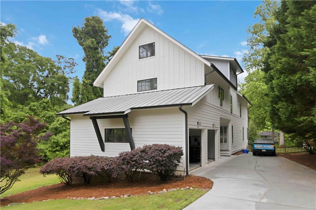 2381 Drew Valley Rd., Atlanta, GA 30319