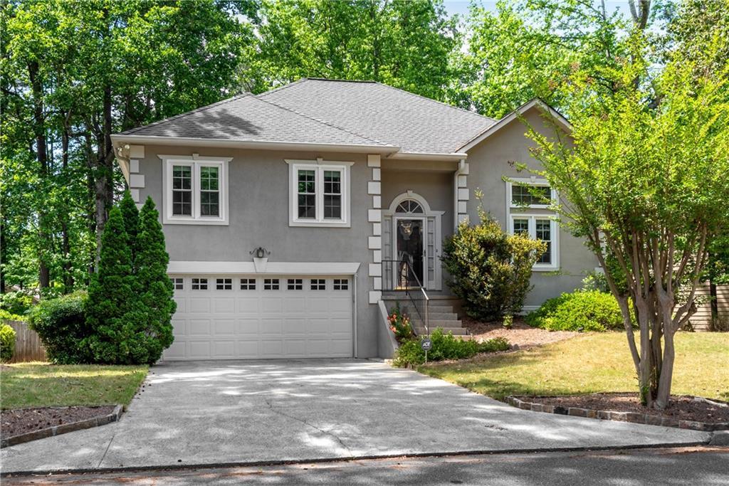 8910 Club River Dr., Roswell, GA 30076