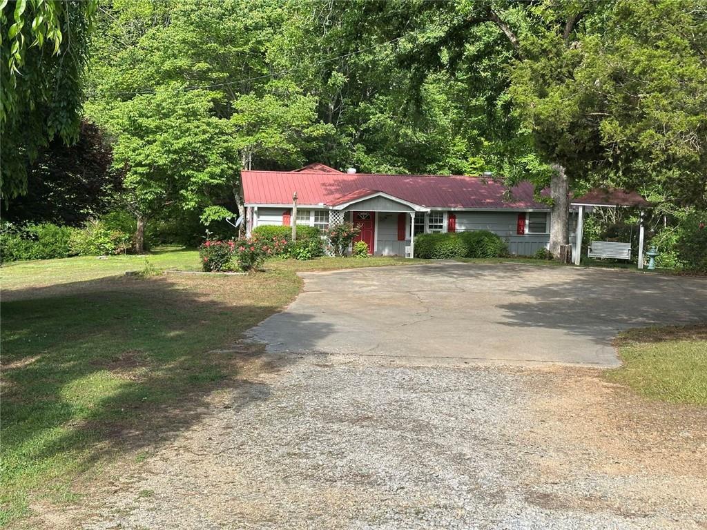 5920 Gilstrap Dr., Murrayville, GA 30564