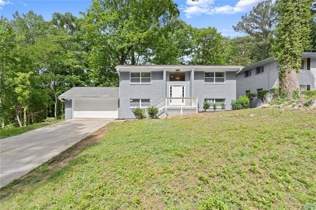 495 Larchmont Cir., Atlanta, GA 30318