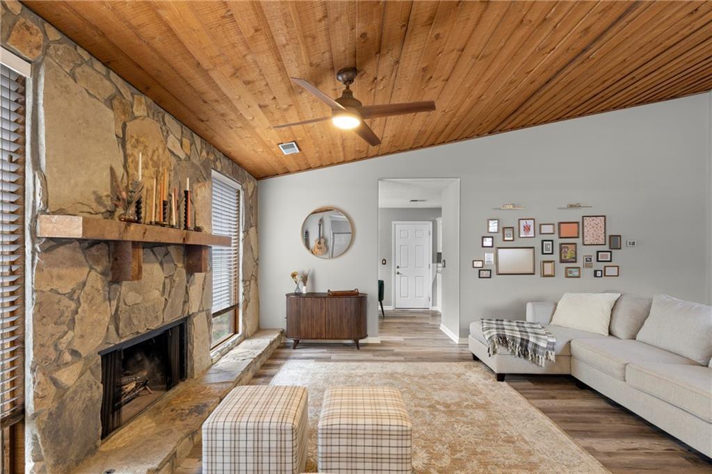 810 Bonnie Glen Dr., Marietta, GA 30067