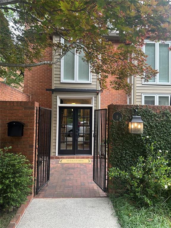 8 Willow Glen, Atlanta, GA 30342