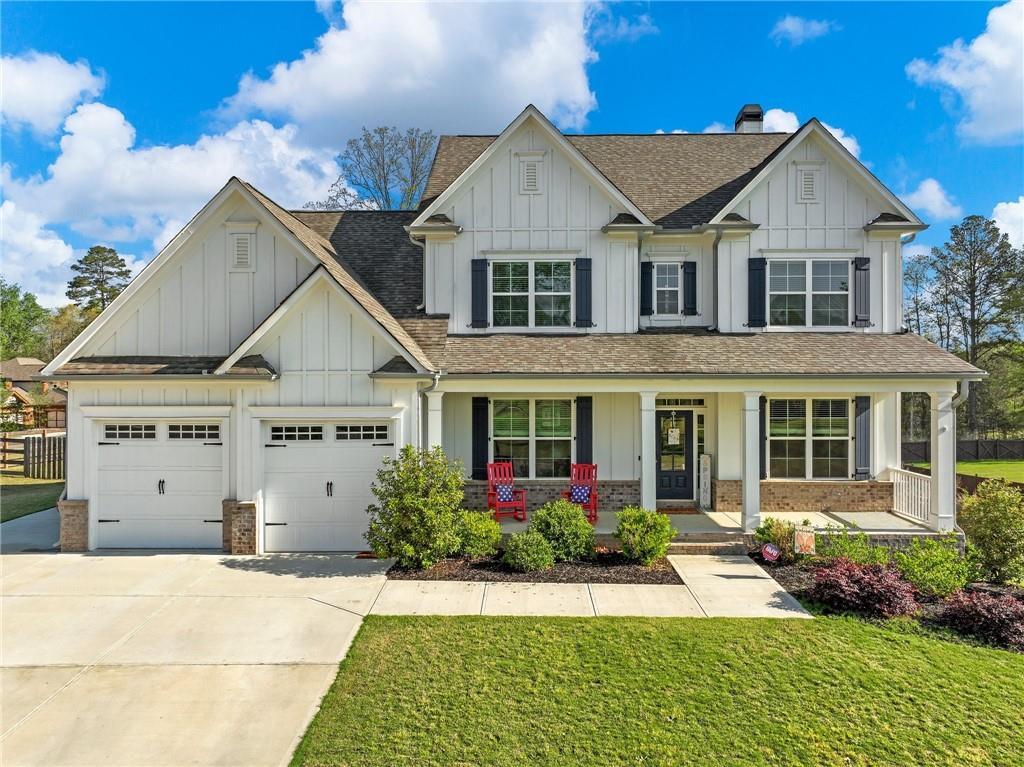 857 Champagne Ln., Hoschton, GA 30548