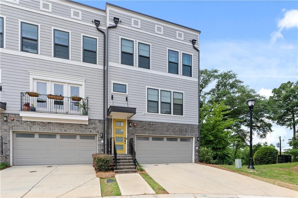 2087 Holtz Ln., Atlanta, GA 30318