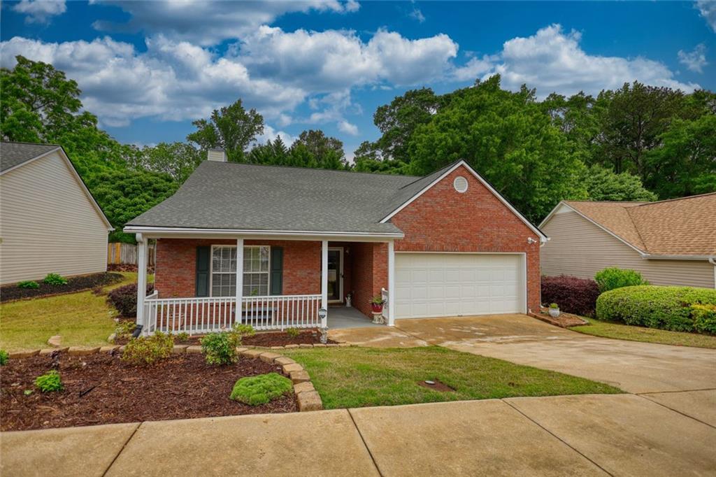 727 Jacoby Dr., Loganville, GA 30052