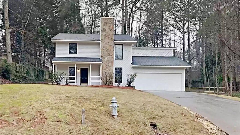 1386 Williamsburg Ln., Norcross, GA 30093