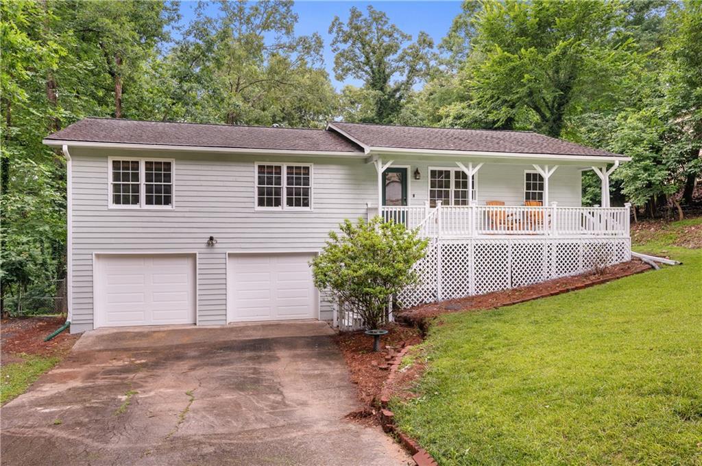 426 Riverlake Ct., Woodstock, GA 30188