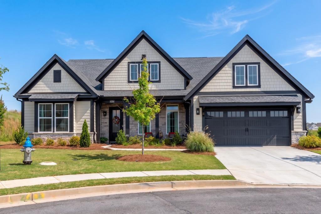 426 Clear Lake Pkwy., Hoschton, GA 30548
