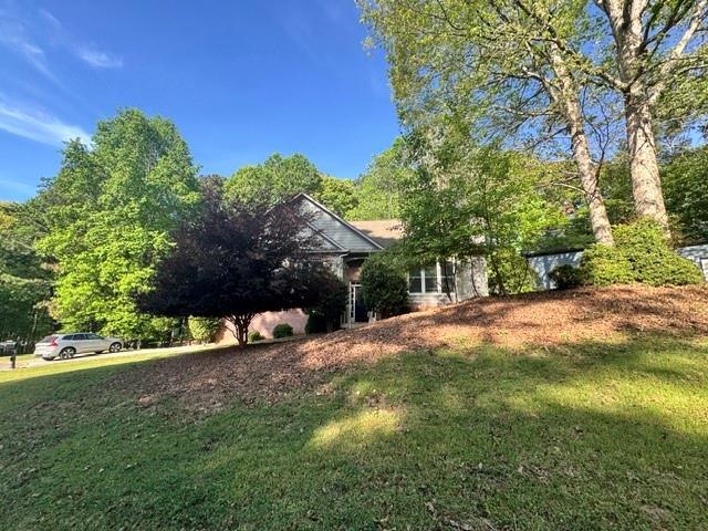 3616 Broken Arrow Dr., Woodstock, GA 30189