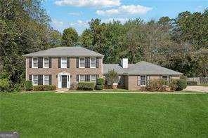 120 Birch Ct., Fayetteville, GA 30214