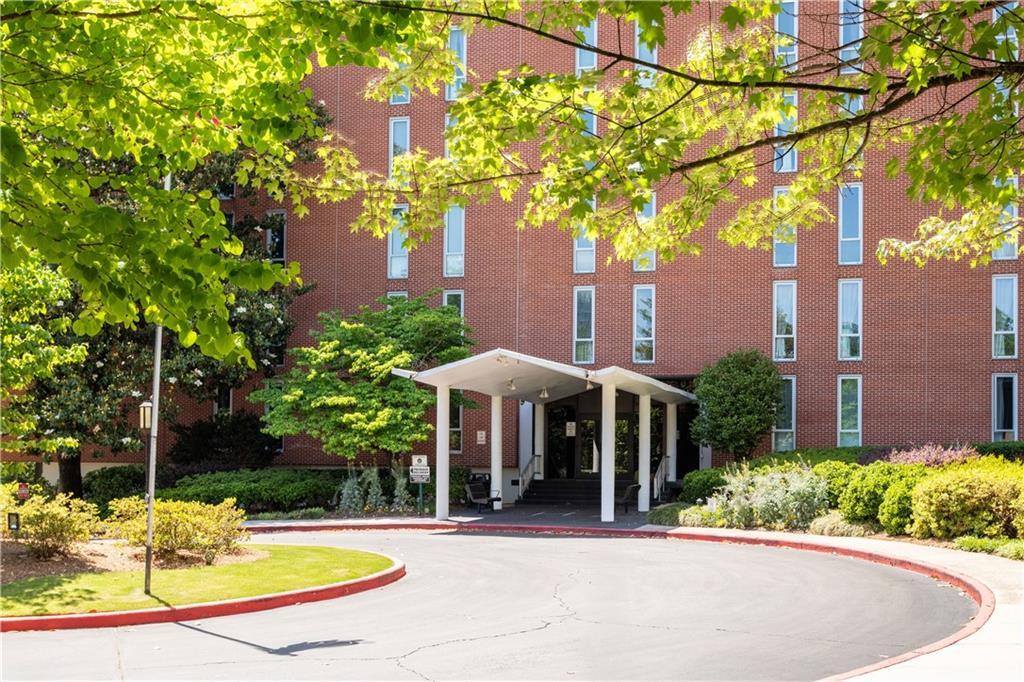 3060 Pharr Ct. #422, Atlanta, GA 30305