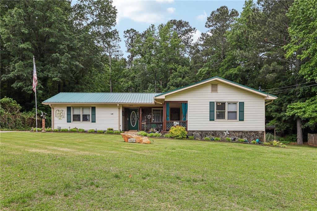 1949 Bonnie Ridge Dr., Griffin, GA 30223