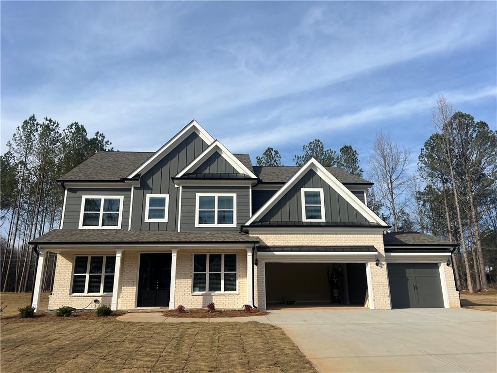 894 Bessie Ct., Loganville, GA 30052