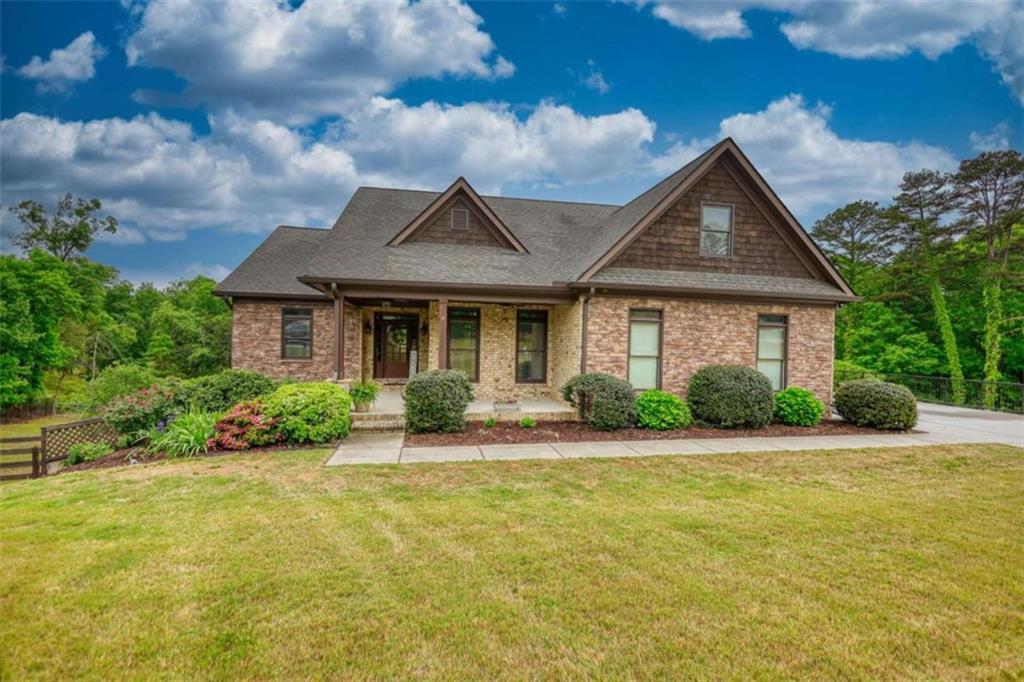 2133 Braswell Ln., Loganville, GA 30052