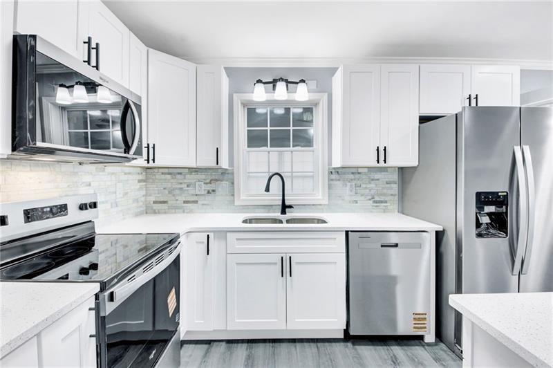 1406 Sycamore Dr., Kennesaw, GA 30152
