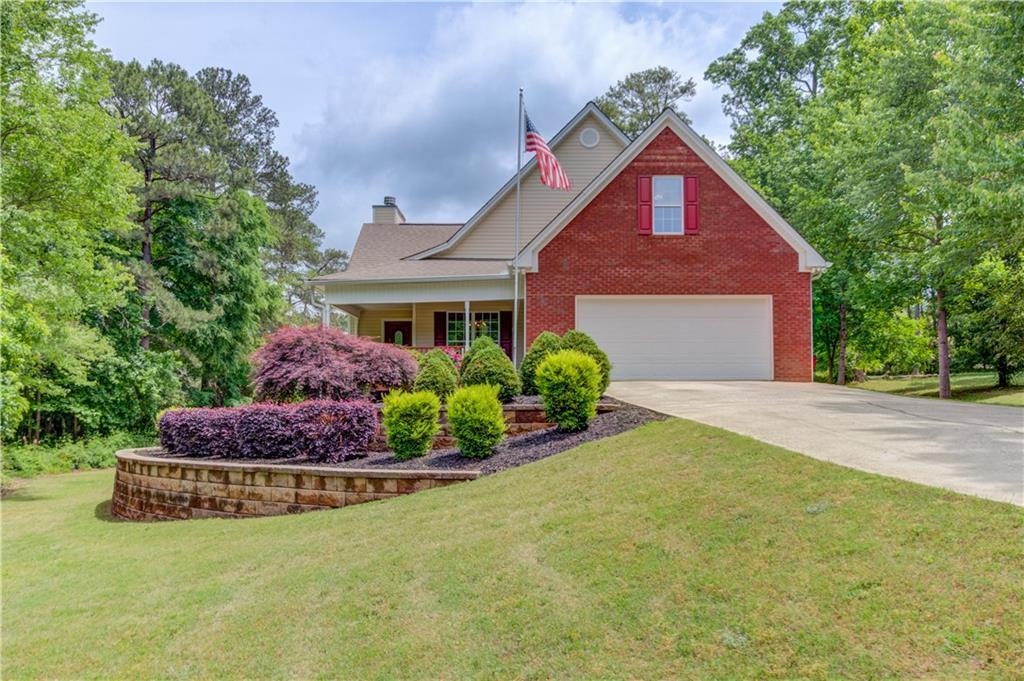 179 Mcever Ln., Hoschton, GA 30548