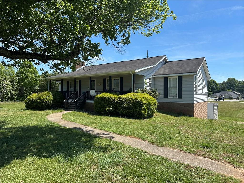 420 Brittany Dr., Canton, GA 30115