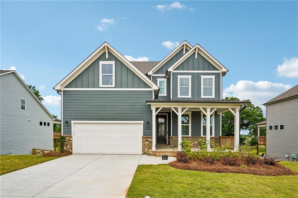 654 Grand Wehunt Dr., Hoschton, GA 30548