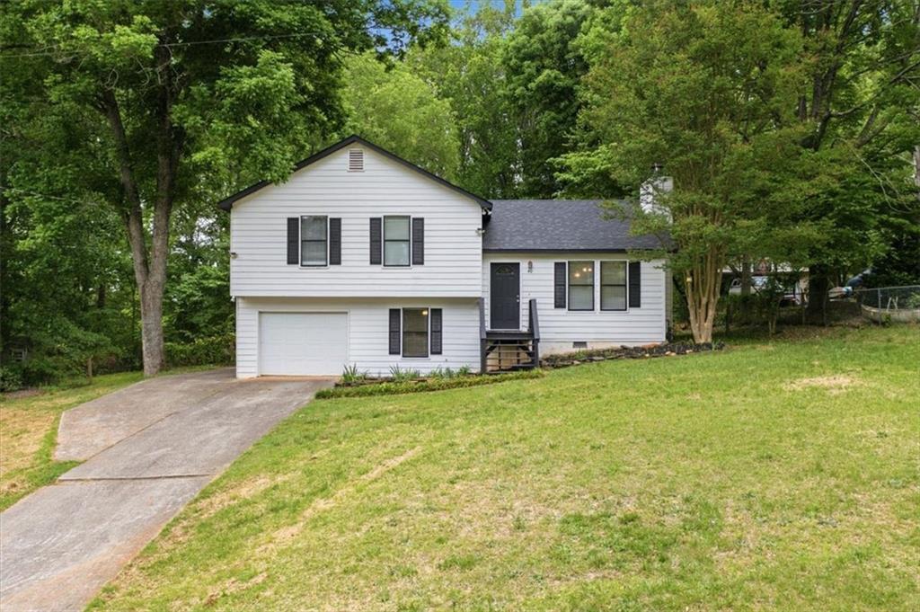 40 Hickory Ln., Dallas, GA 30132