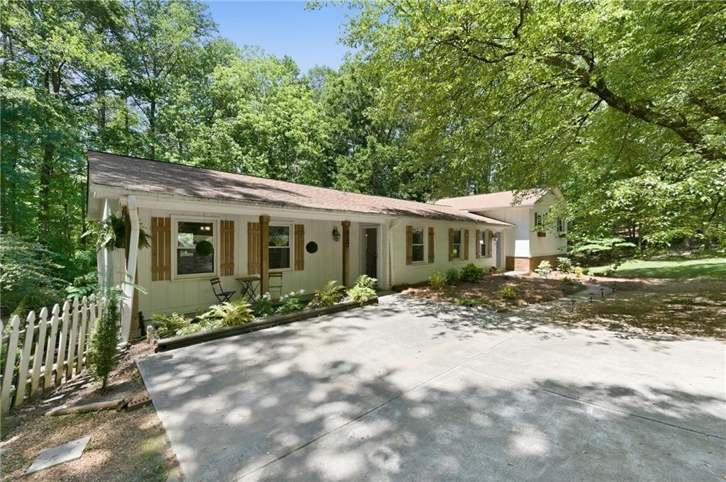 860 Oakdale Rd., Canton, GA 30114