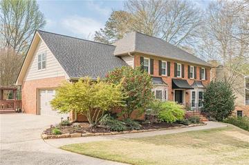 220 Saddle Lake Dr., Roswell, GA 30076