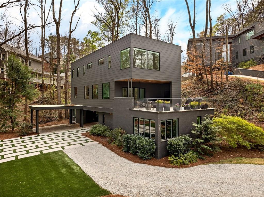585 Mountain Way, Atlanta, GA 30342