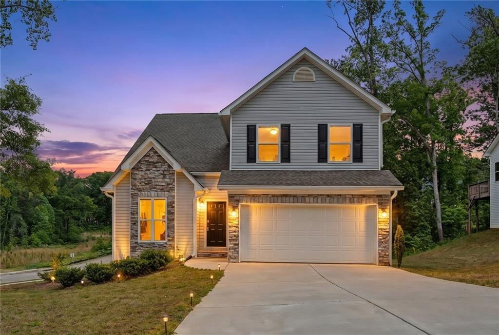 102 Woodside Ct., Temple, GA 30179