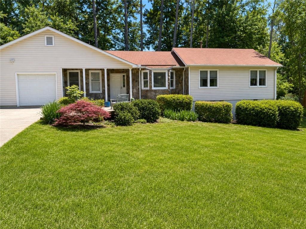 390 Sarsen Tr., Marietta, GA 30064