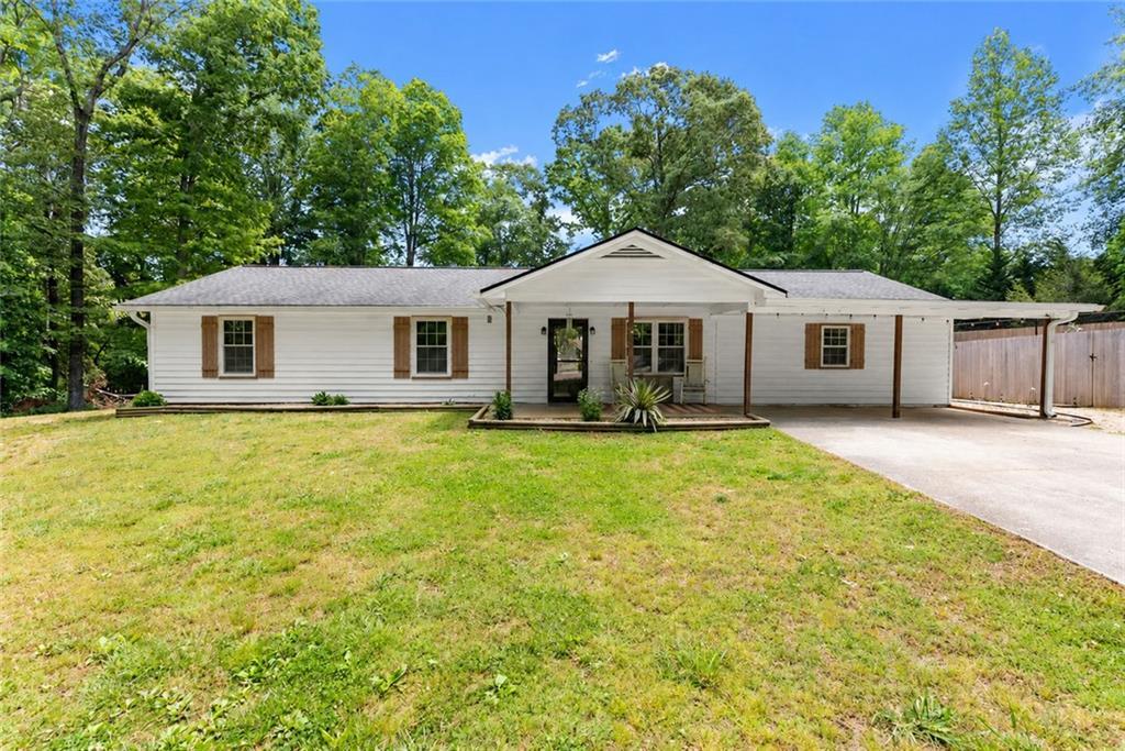 278 Oakwood Pl., Mount Airy, GA 30563
