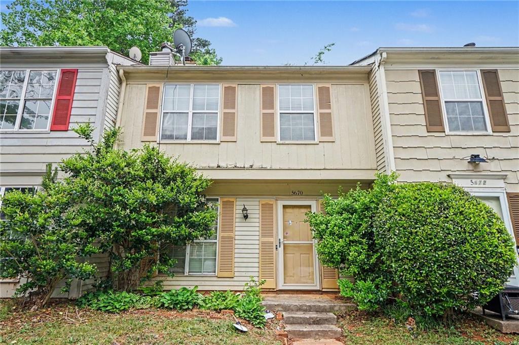 5670 Wells Cir., Stone Mountain, GA 30087