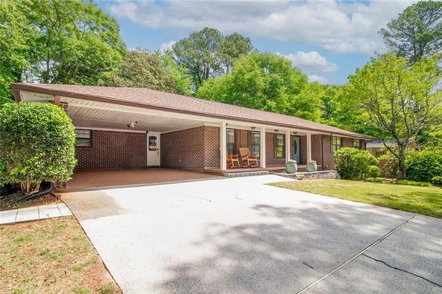 New Homes with Master Bedrooms on the 1st Floor That Attend Briarlake Elementary School: May 16th to May 22nd