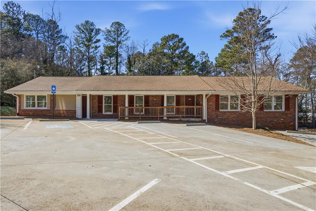 2239 Scenic Dr., Snellville, GA 30078