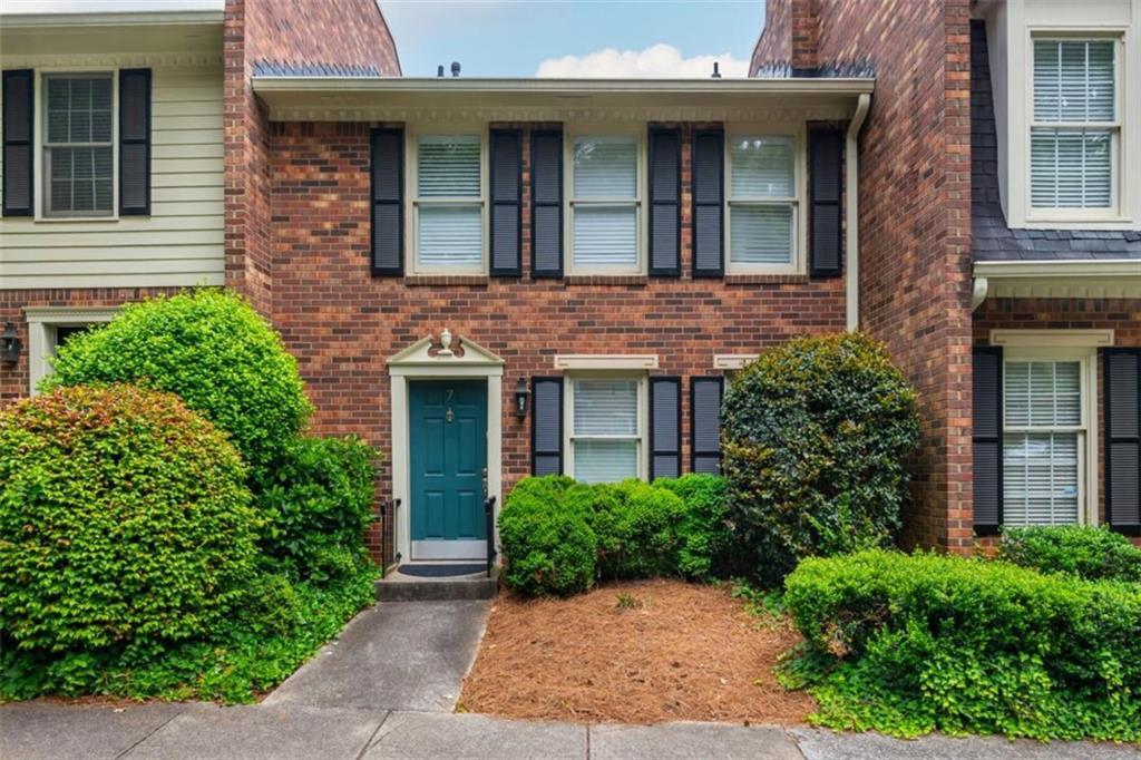 7 Queen Victoria Pl., Atlanta, GA 30342