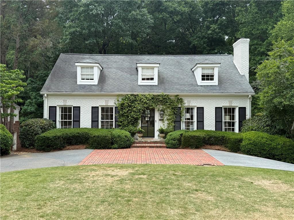 3092 Rhodenhaven Dr., Atlanta, GA 30327