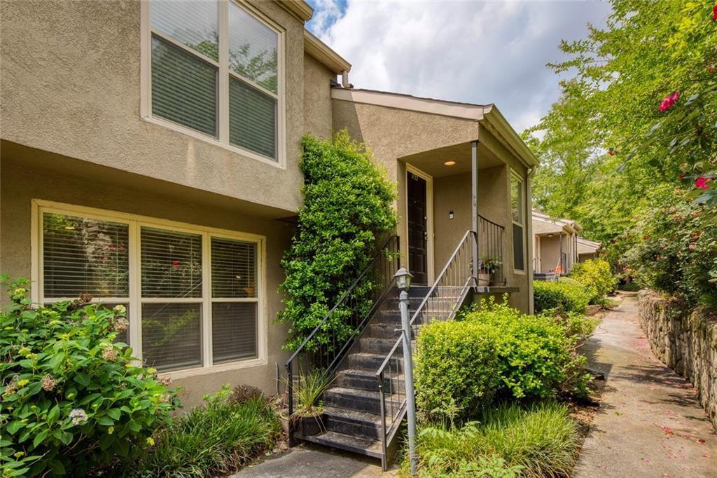 1722 Woodcliff Ct., Atlanta, GA 30329