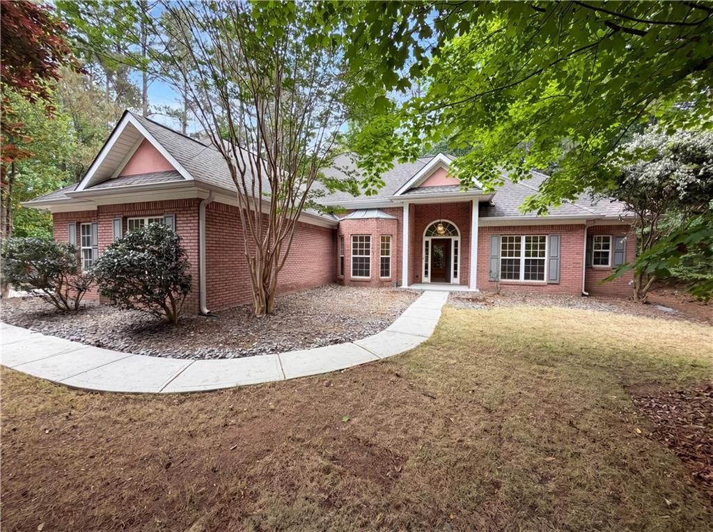 125 Farr Lake Dr., Tyrone, GA 30290