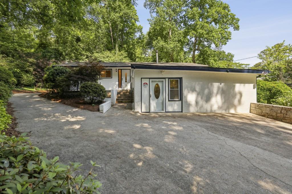 2056A Abby Ln., Atlanta, GA 30345