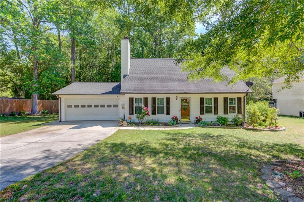 1584 Lakemont Dr., Grayson, GA 30017