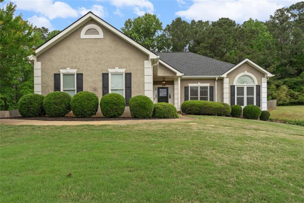 122 Crescent Dr., Newnan, GA 30265