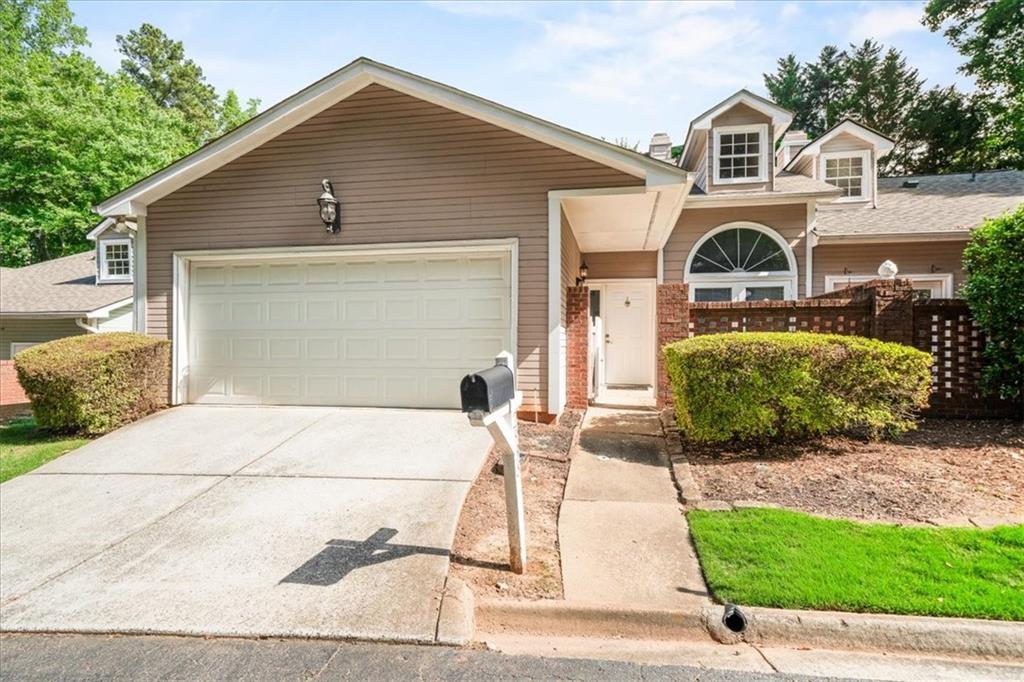 2938 Crosswycke Forest Dr., Atlanta, GA 30319
