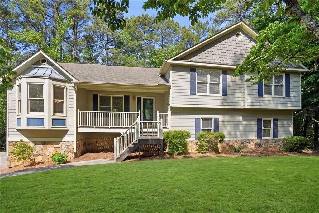580 Drake Ln., Canton, GA 30115