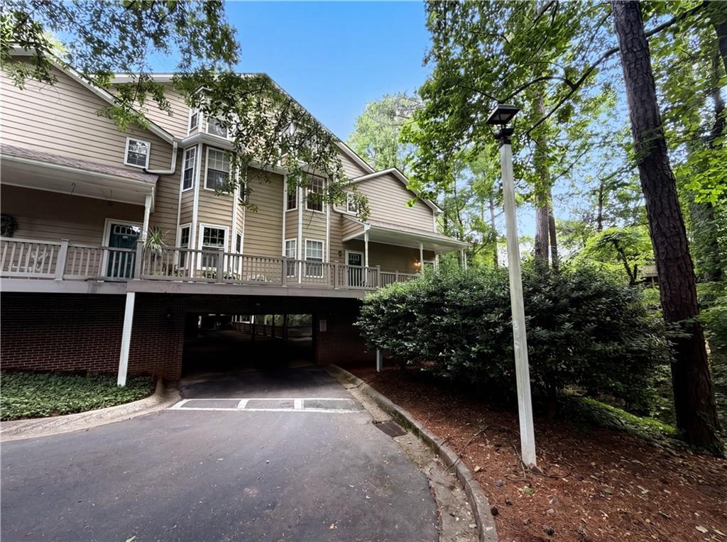 4491 Pineridge Cir., Atlanta, GA 30338